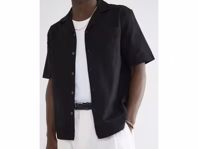 Chemise noire à manches courtes et ruban au crochet