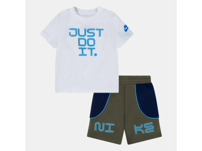 Nike - ensemble t-shirt + short 