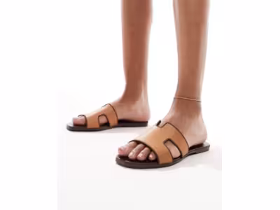  Sandales plates en cuir - Fauve