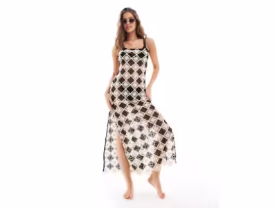 Robe de plage au crochet à motif carré