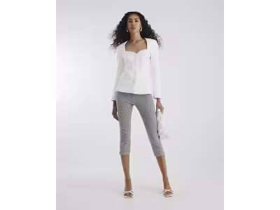 Blazer blanc à décolleté en cœur